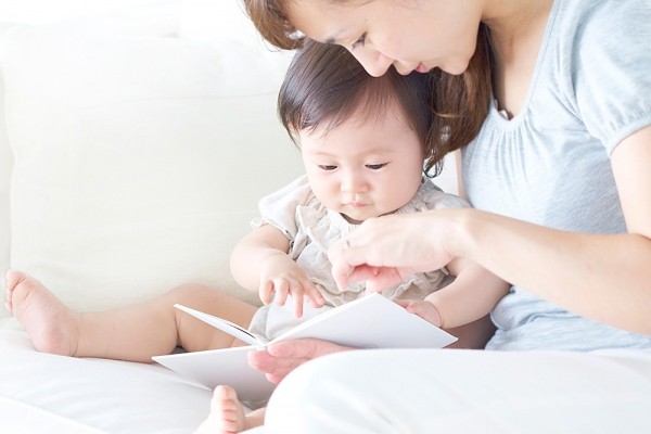 Đọc sách cho con nghe không bao giờ là quá sớm - Những bộ sách hay cho trẻ mầm mon